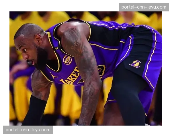 湖人官方更新詹姆斯左脚踝伤势,出战明日洛城德比成疑 湖人官方更新詹姆斯左脚踝伤势,出战明日洛城德比成疑